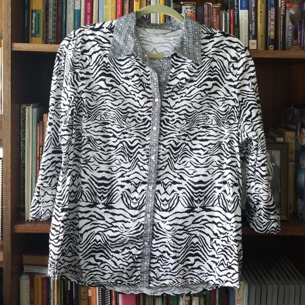 Black and white print shirt